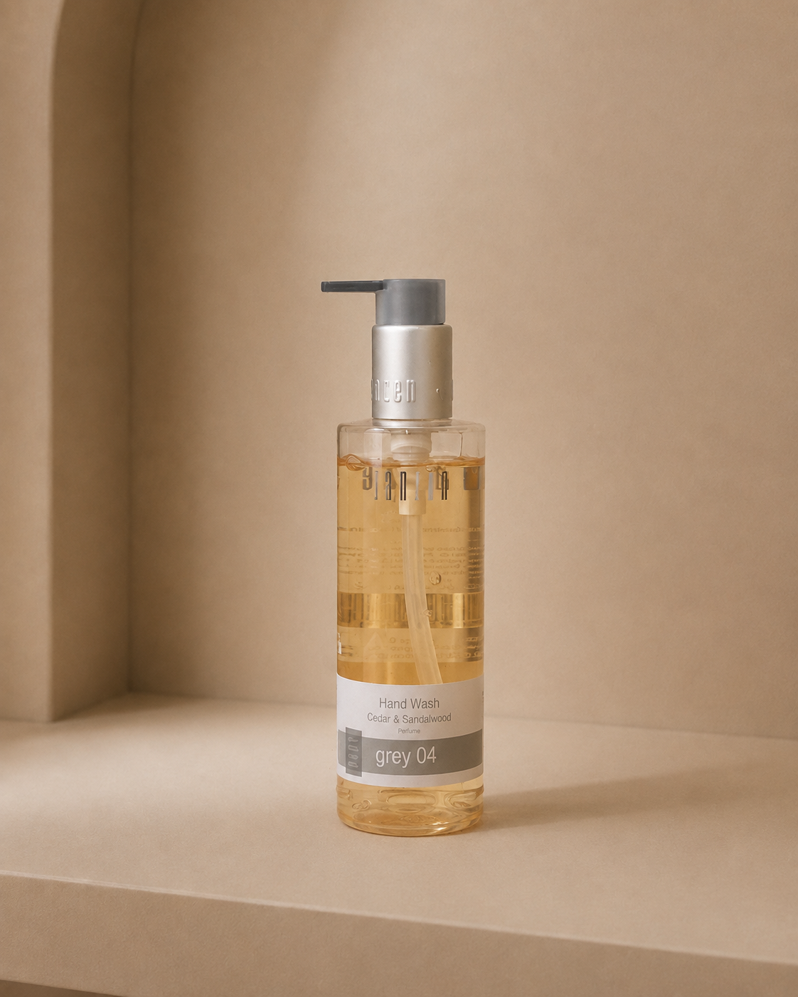 Glasvaas – Japandi taupe